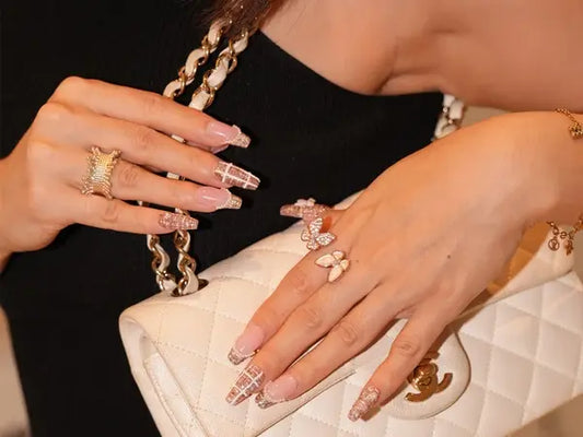 10 Coco Vintage Luxury Press on Nails Design That Embrace Timeless Parisian Elegance
